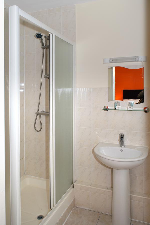 Almond Tree Hotel Μπίσεστερ Εξωτερικό φωτογραφία